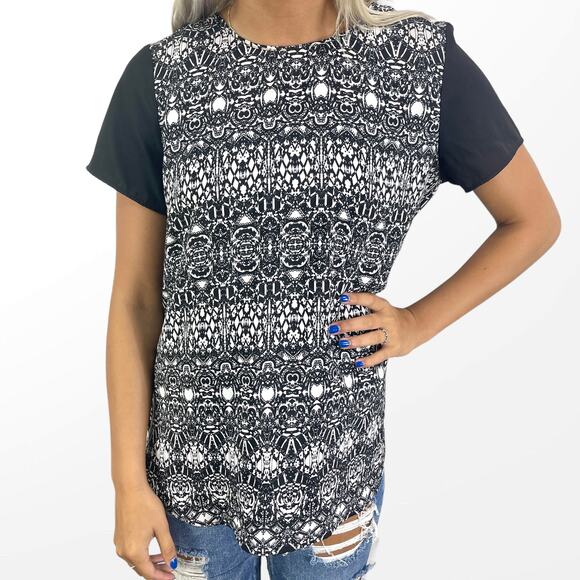 CHARLIE JADE Beautiful Color Block Top - Picture 1 of 9